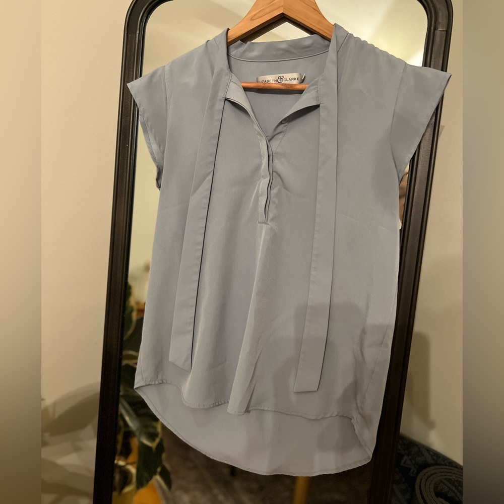 Elizabeth & Clark Unstainable Blouse size 2